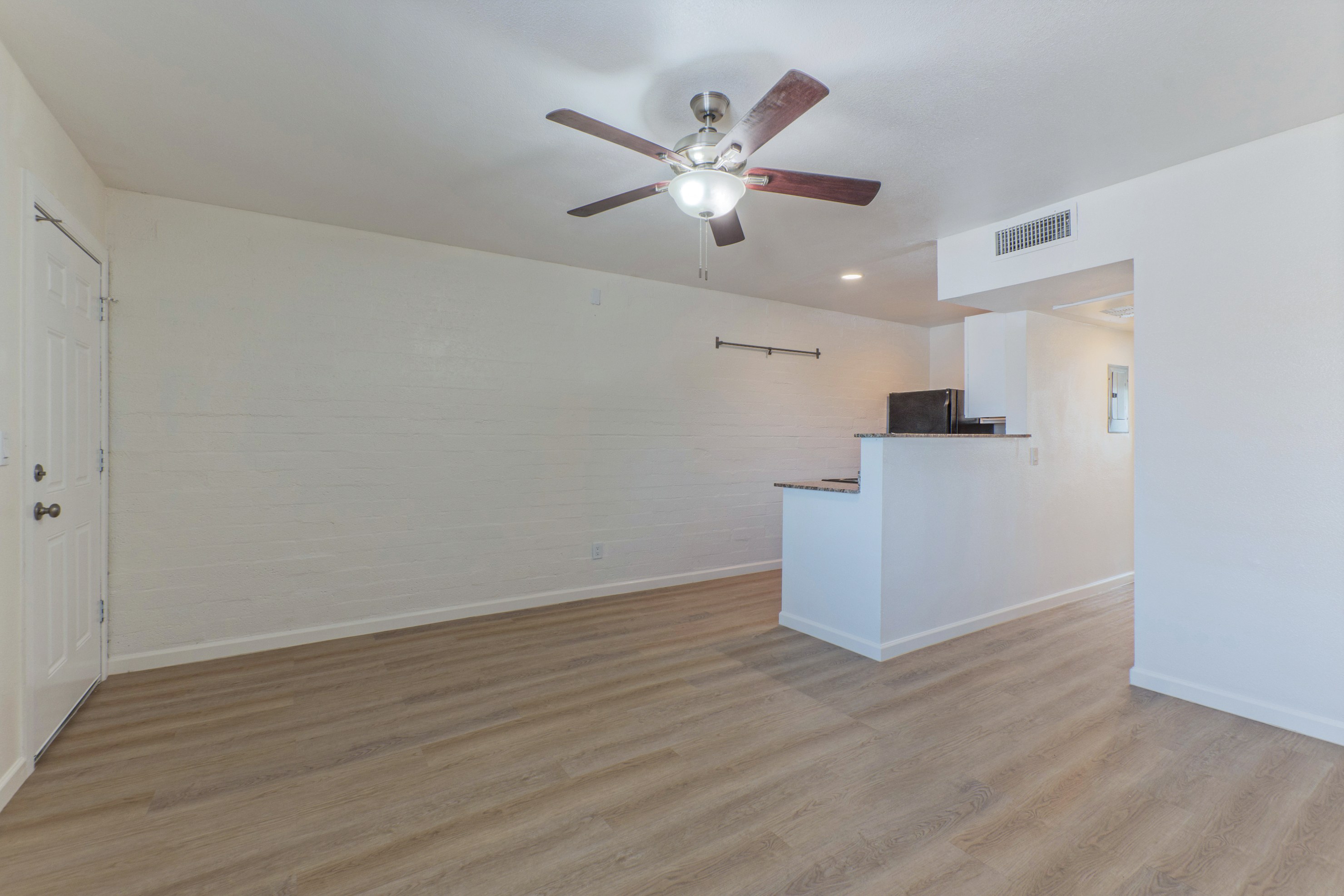 Unit 304 photo 5