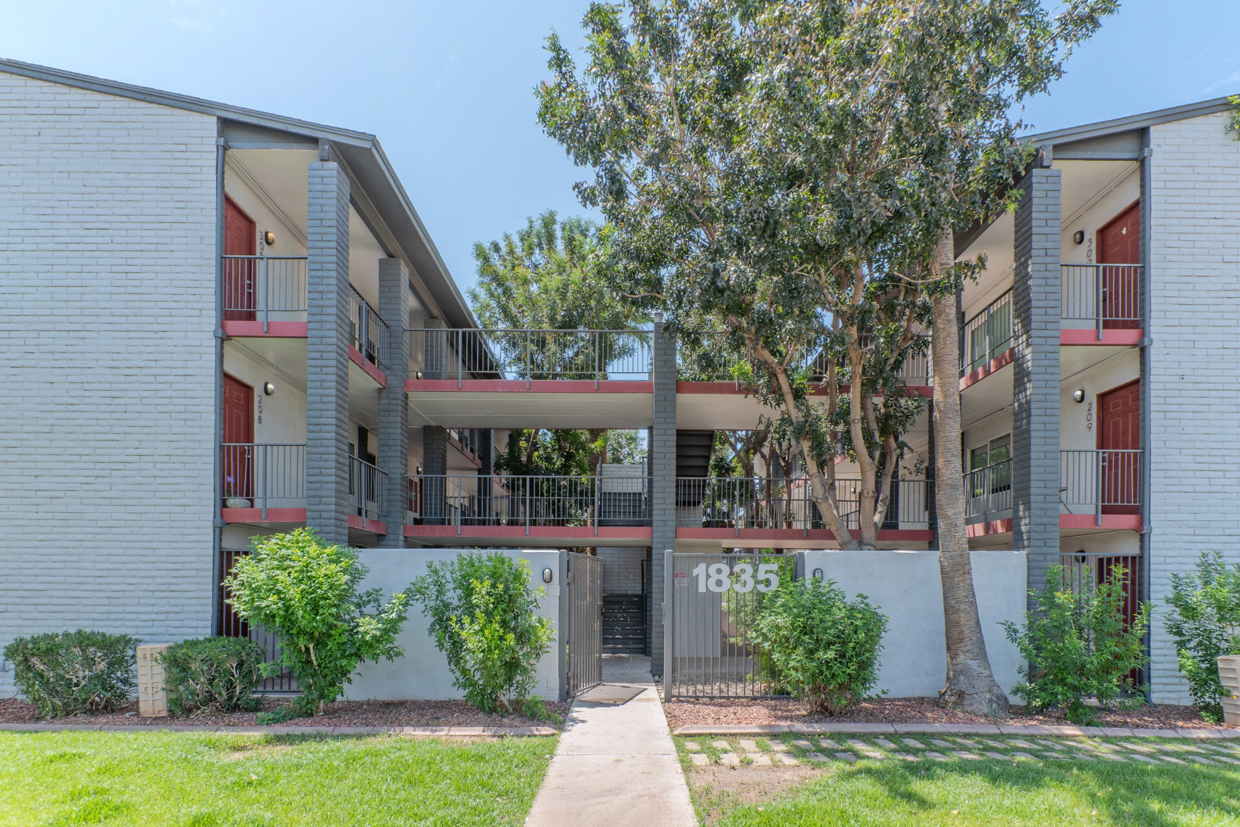 Unit 304 photo 11